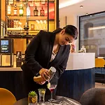Le 12 Hotel