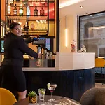 Le 12 Hotel